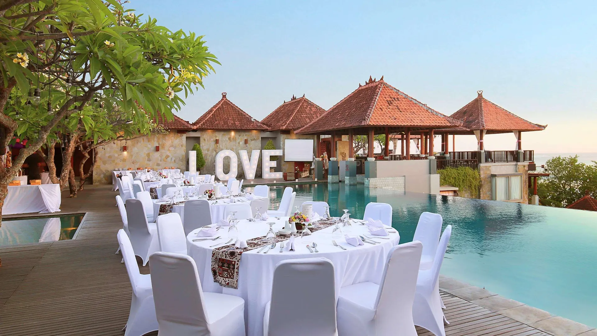 Mercure Kuta Lombok 4*,  Indonesien