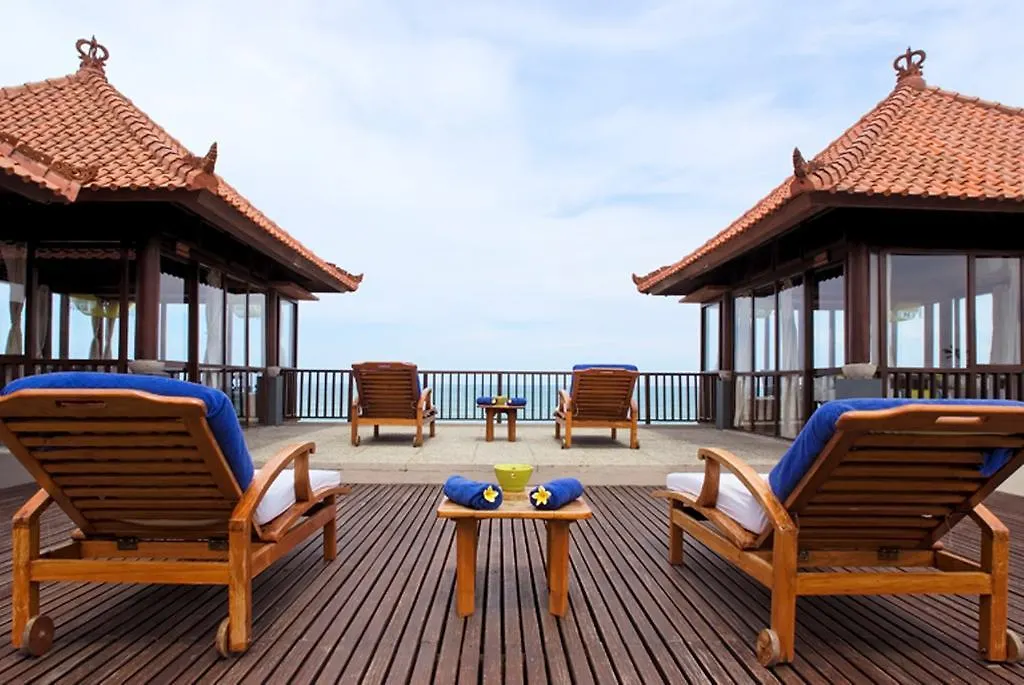 Mercure Kuta Lombok 4*,